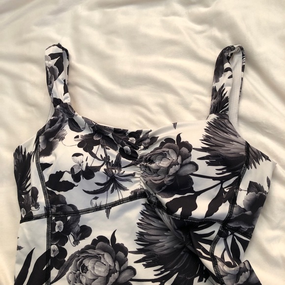 Lululemon Roses Tank Top - Picture 2 of 4